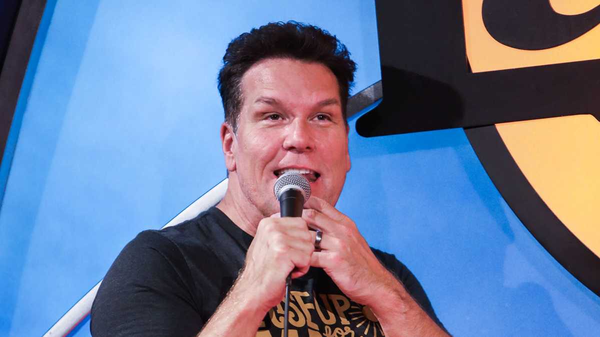 Dane Cook Net Worth in 2024 – Age, Height, Spouse, and Bio